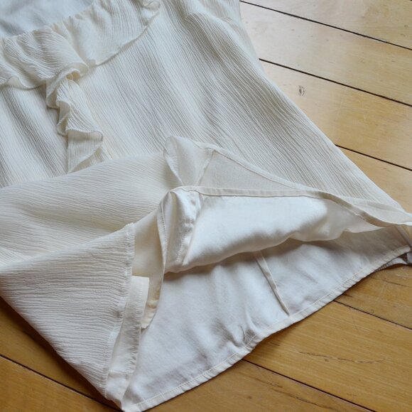 St. John Ruffle Front Silk Top Size P XS Offwhite Women - Picture 6 of 11